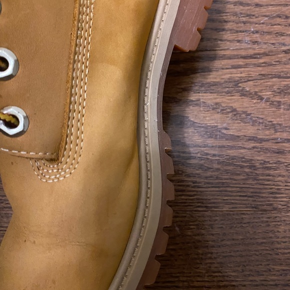 Timberland Boots - Picture 5 of 16